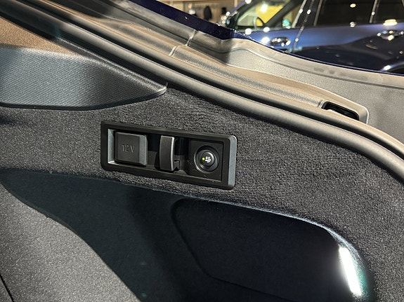 BMW i4 20 of 21