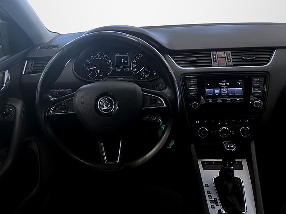 Skoda Octavia 8 of 16