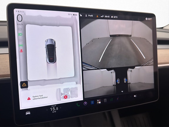 Tesla Model Y 23 of 30