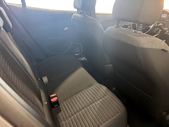 Peugeot 2008 13 of 16