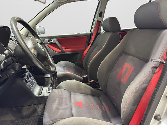 Volkswagen Polo 9 of 17