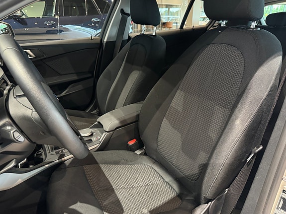 BMW 118i 8 of 16