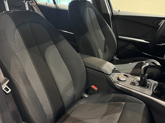 BMW 118i 14 of 16