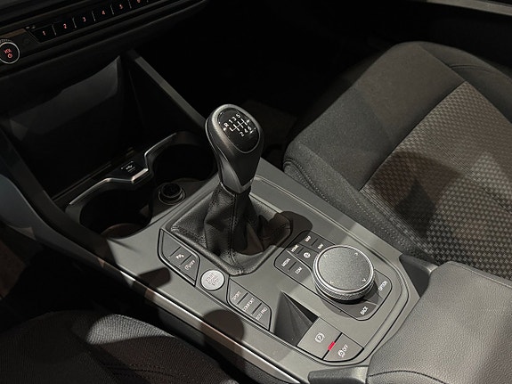 BMW 118i 9 of 16