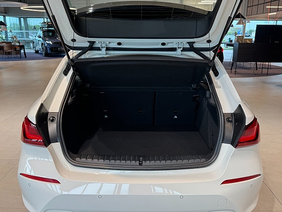 BMW 118i 16 of 16