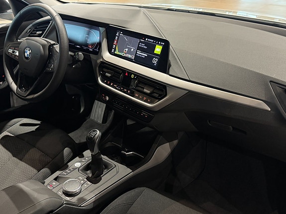 BMW 118i 13 of 16