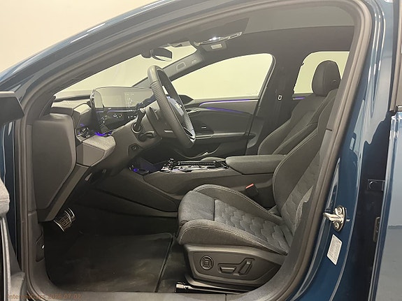 Audi A6 e-tron 8 of 15