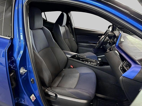 Toyota C-HR 7 of 17