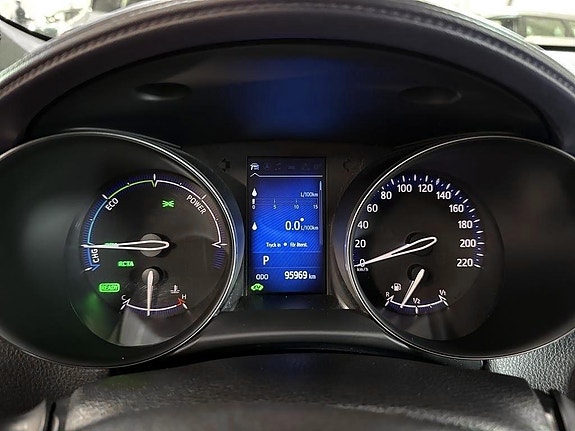 Toyota C-HR 16 of 17