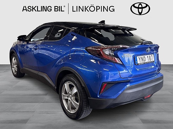 Toyota C-HR 3 of 17