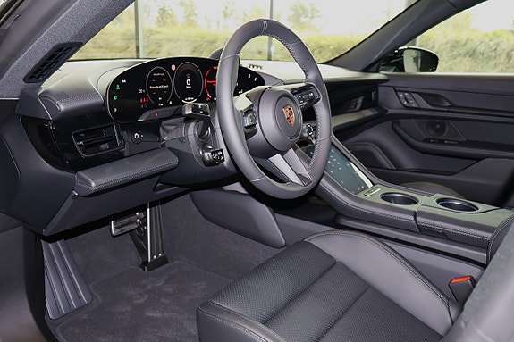 Porsche Taycan 4 2 of 5