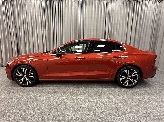 Volvo S60 2 of 5