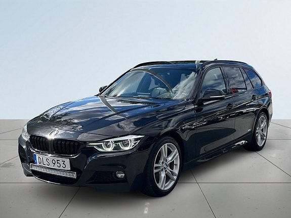 BMW 320i 16 of 18