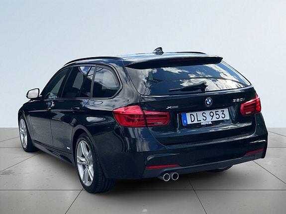 BMW 320i 5 of 18