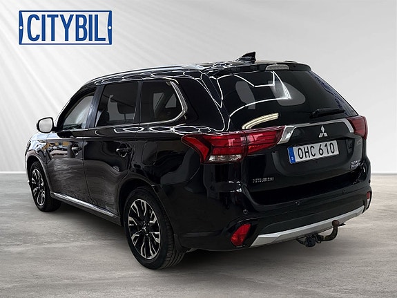 Mitsubishi Outlander 3 of 5