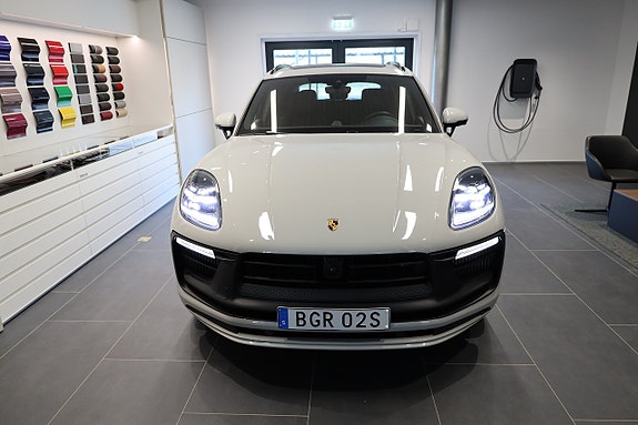 Porsche Macan GTS 2 of 5