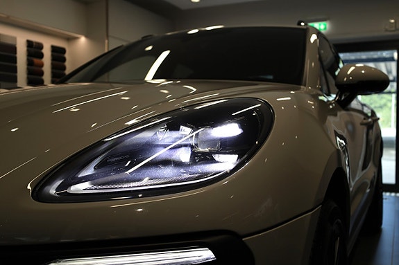 Porsche Macan GTS 10 of 30