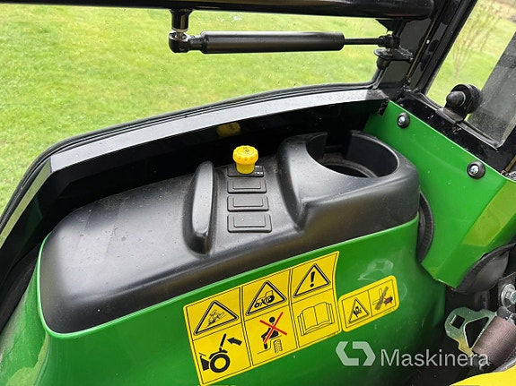 Traktor John Deere 3036E med hytt 19 of 27