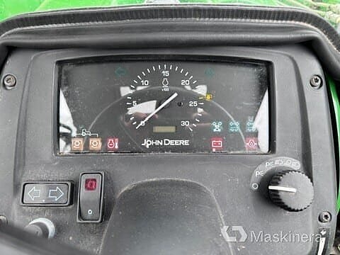 Traktor John Deere 3036E med hytt 23 of 27