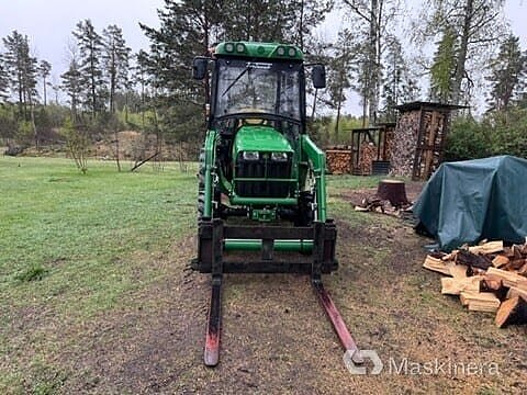 Traktor John Deere 3036E med hytt 2 of 27