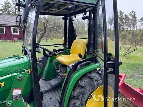 Traktor John Deere 3036E med hytt 13 of 27