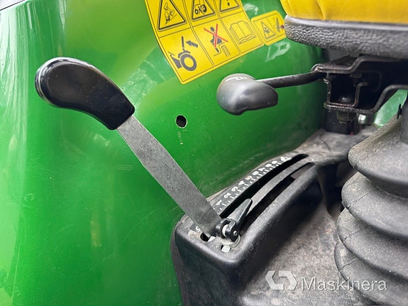 Traktor John Deere 3036E med hytt 22 of 27