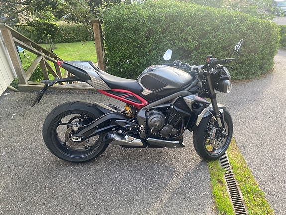 Triumph Street Triple RS 4 of 5
