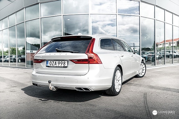 Volvo V90 2 of 13