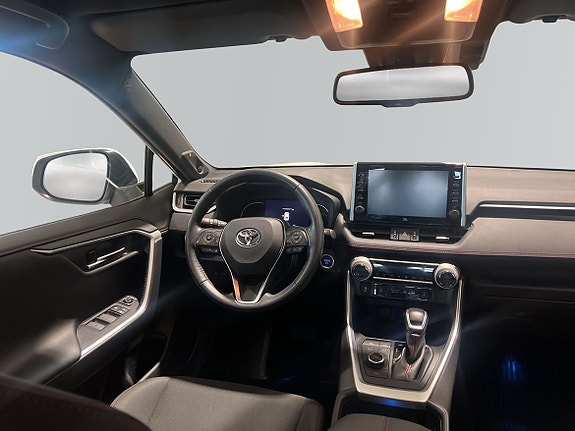 Toyota RAV4 8 of 22