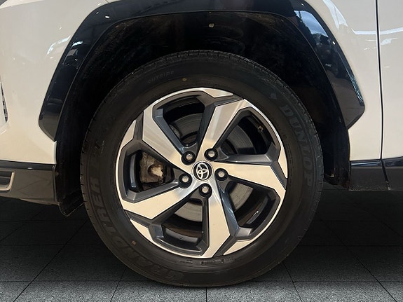 Toyota RAV4 16 of 22
