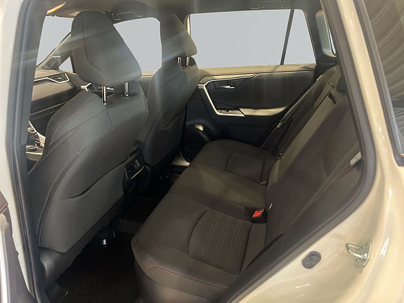 Toyota RAV4 11 of 22