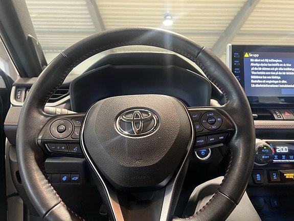 Toyota RAV4 13 of 22