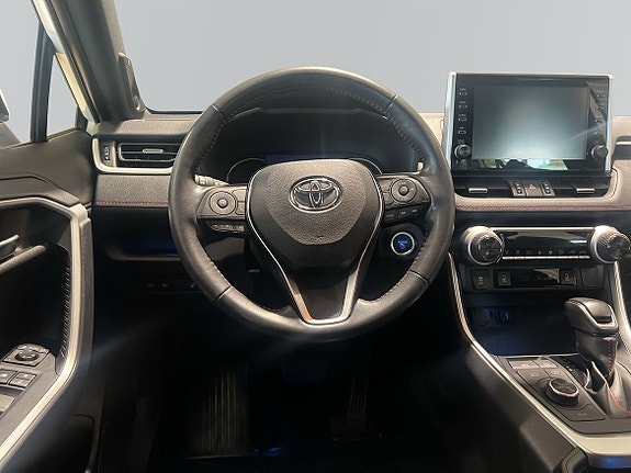 Toyota RAV4 9 of 22