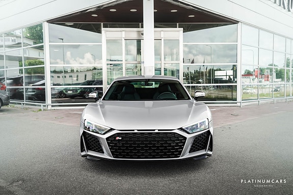 Audi R8 3 of 5