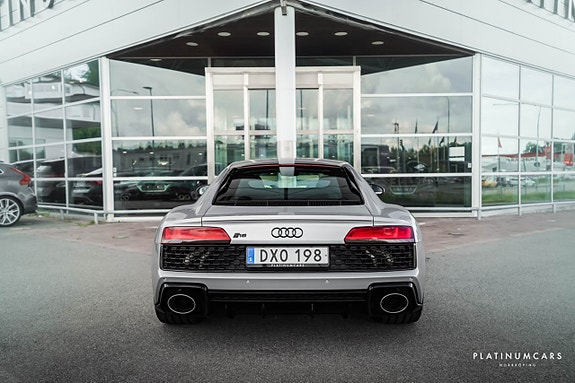 Audi R8 4 of 5