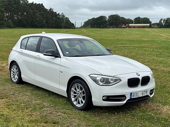 BMW 120d 3 of 5
