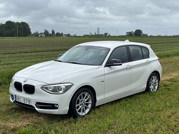BMW 120d 2 of 5