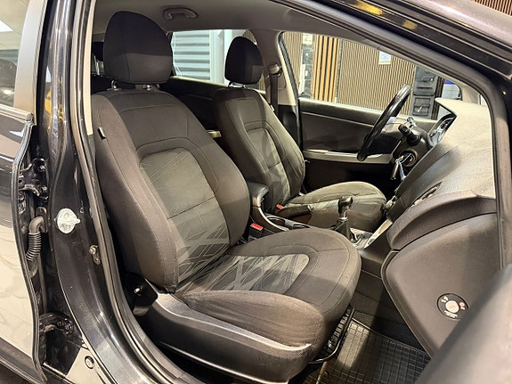 Kia Ceed 16 of 21