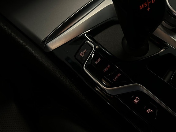 BMW 530e 17 of 26