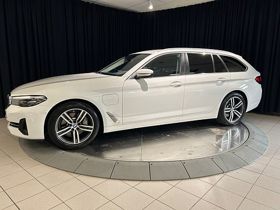 BMW 530e 4 of 26
