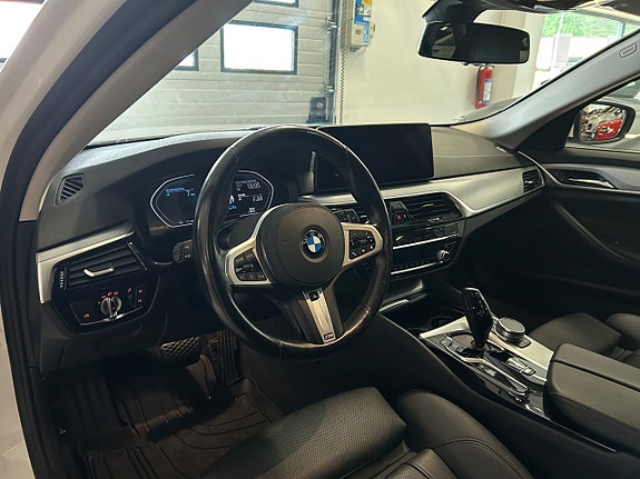 BMW 530e 14 of 26