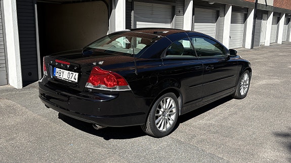 Volvo C70 2 of 5