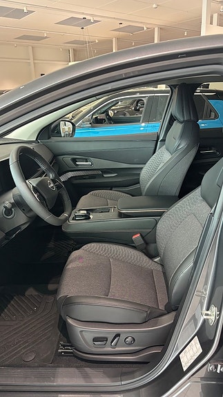 Nissan Ariya 5 of 5