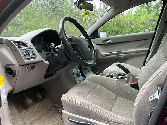 Volvo V50 3 of 4