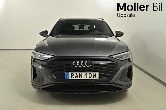 Audi Q8 e-tron 3 of 5