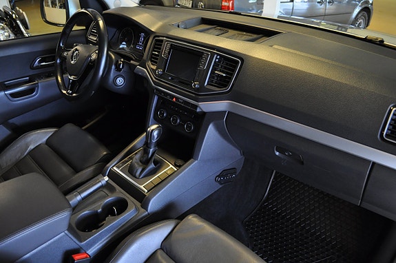 Volkswagen Amarok 12 of 16