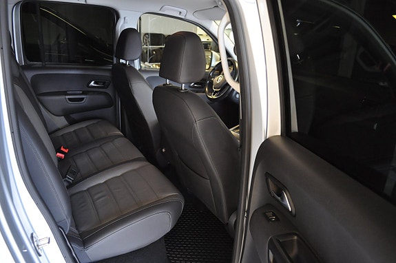 Volkswagen Amarok 13 of 16