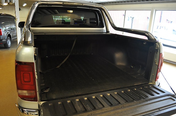 Volkswagen Amarok 8 of 16