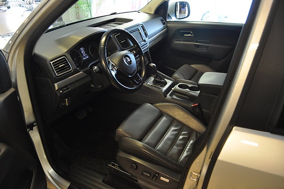Volkswagen Amarok 10 of 16