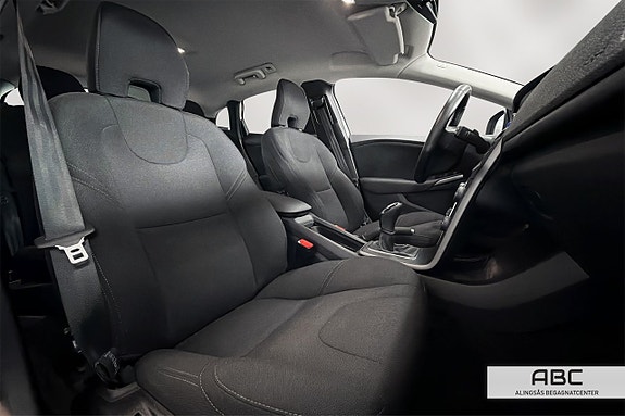 Volvo V40 11 of 21